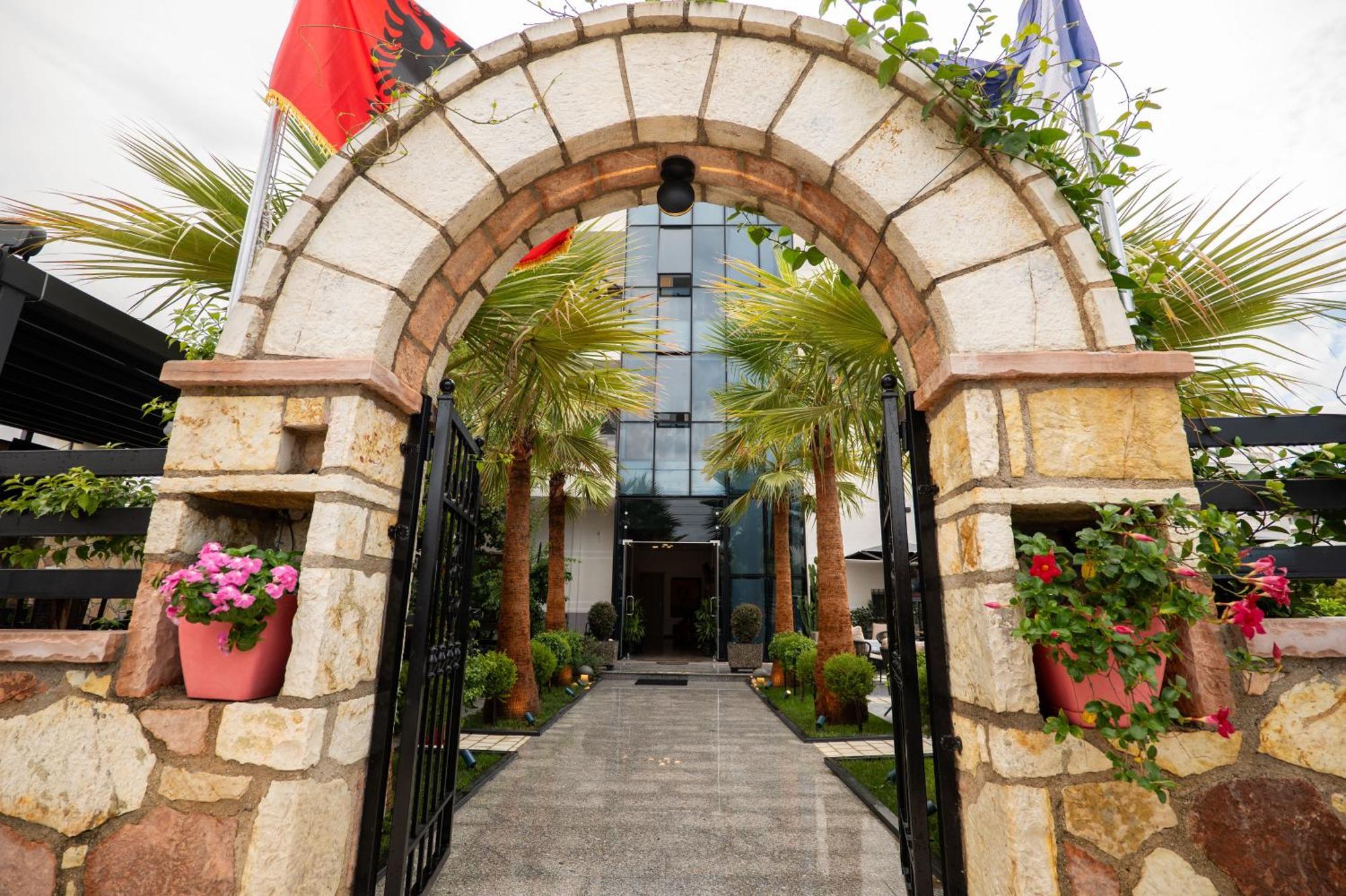 Hotel Eagle クサミル エクステリア 写真